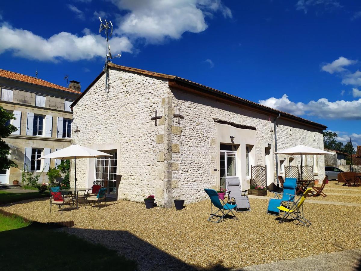 Les Gites Du Vigneron Et Cd'H Saint-Seurin-de-Palenne Exterior foto