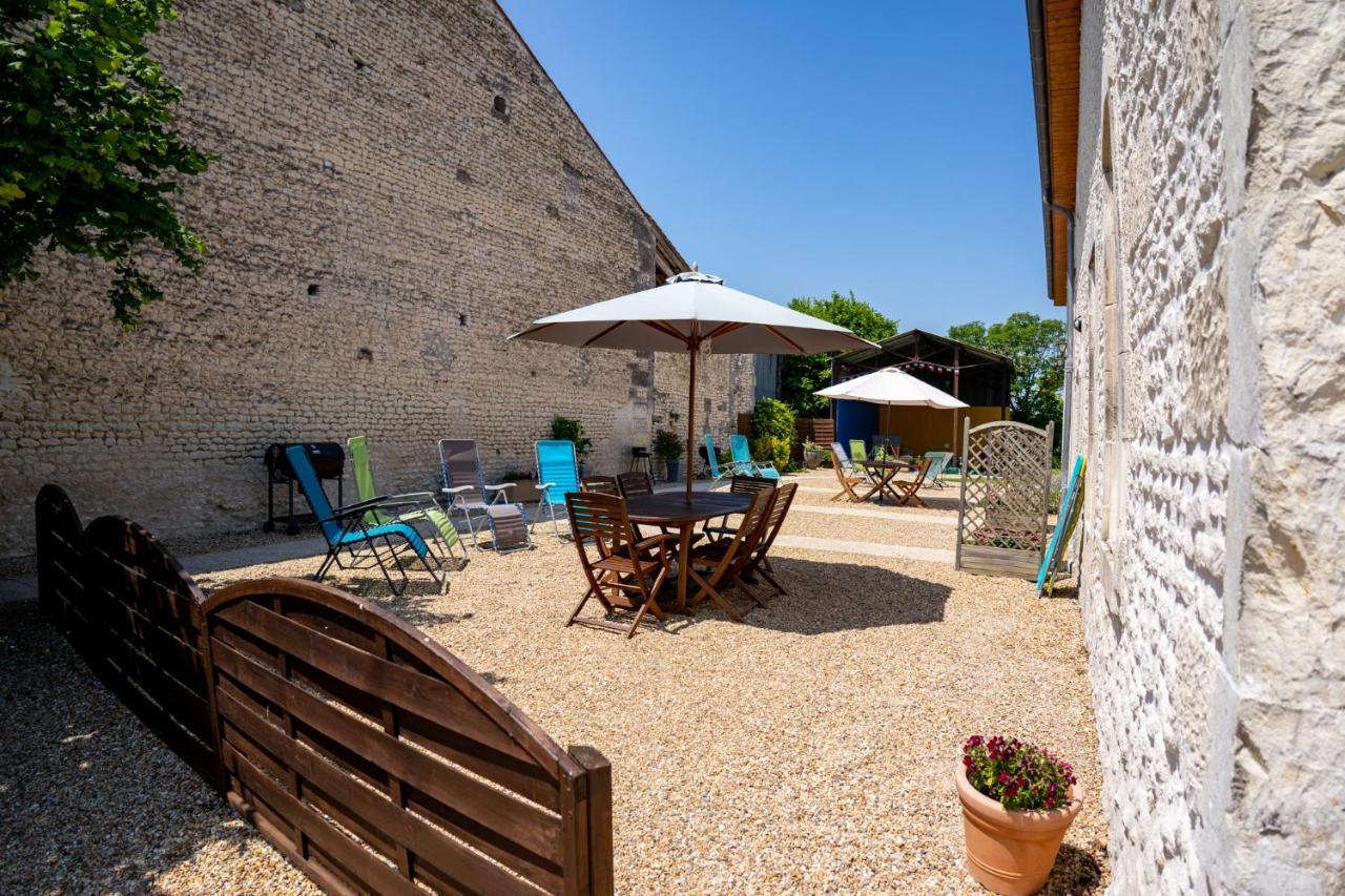 Les Gites Du Vigneron Et Cd'H Saint-Seurin-de-Palenne Exterior foto